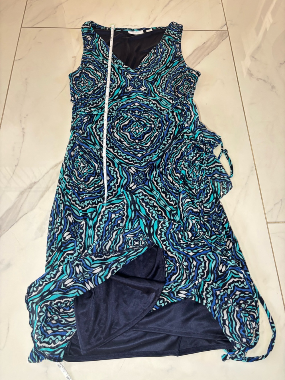 New York & Company Navy Blue and Teal Patterned Wrap Dress like New - Picture 15 of 16